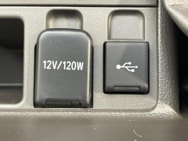 UZ0048031096_39_001.jpg
