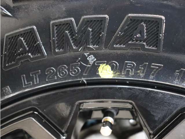 UZ0048334966_67_001.jpg