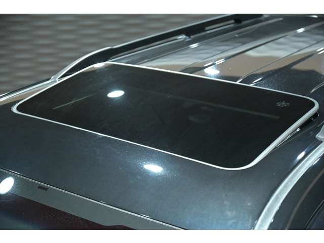UJ0048373059_8_002.jpg