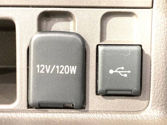 UZ0047148723_76_001.jpg