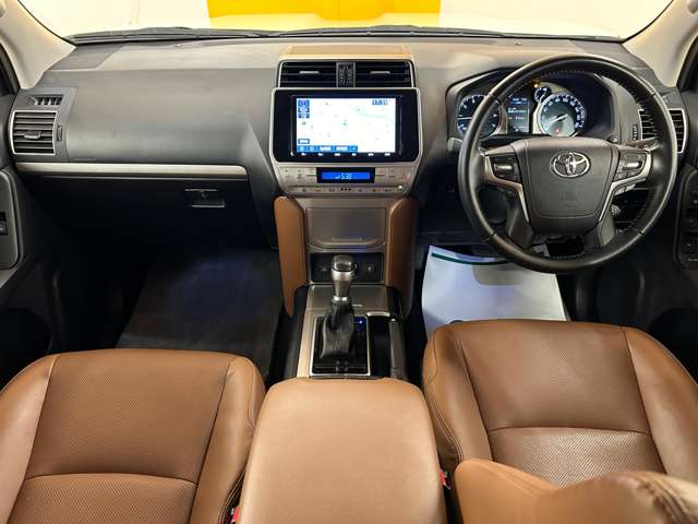 UZ0048142187_1_002.jpg