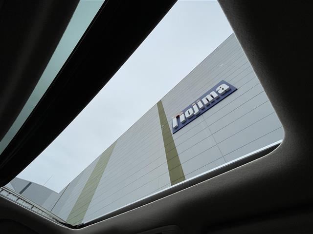 UZ0048557776_18_002.jpg