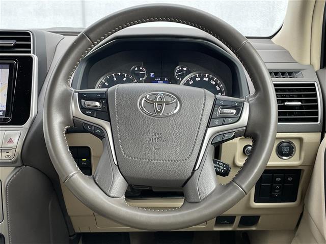 UZ0048557776_6_002.jpg