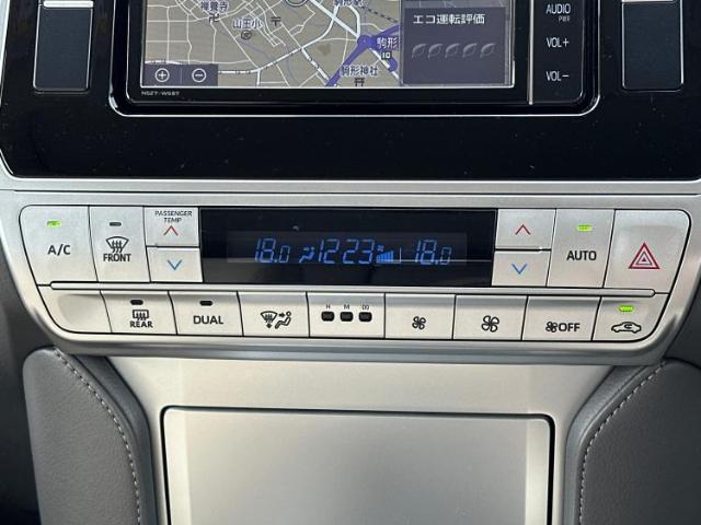 UZ0048495769_44_001.jpg
