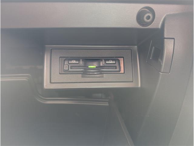 UJ0048293224_36_004.jpg