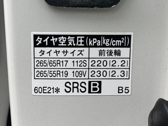 UZ0047892080_61_001.jpg
