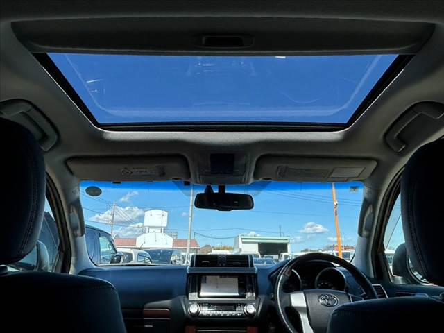 UZ0048338907_4_001.jpg