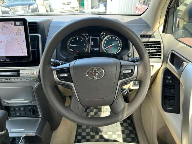 UZ0048342246_33_002.jpg