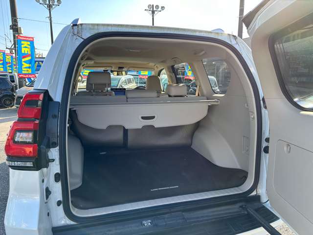 UZ0048296730_30_002.jpg