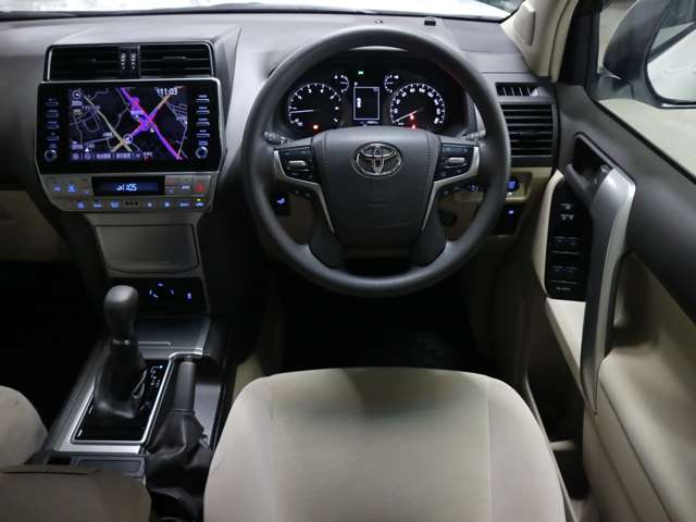 UZ0048296732_13_002.jpg