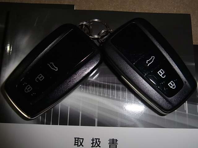 UZ0048178273_51_001.jpg