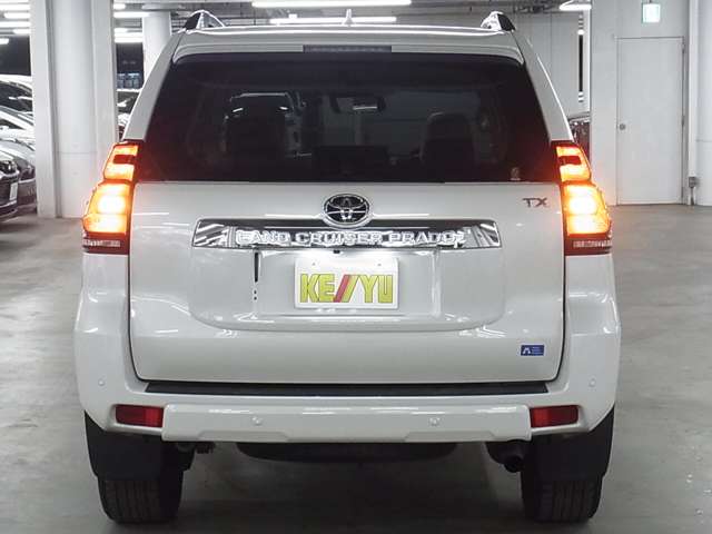 UZ0048178273_9_002.jpg