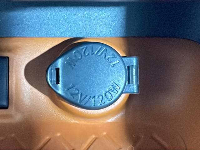 UZ0047634825_55_002.jpg
