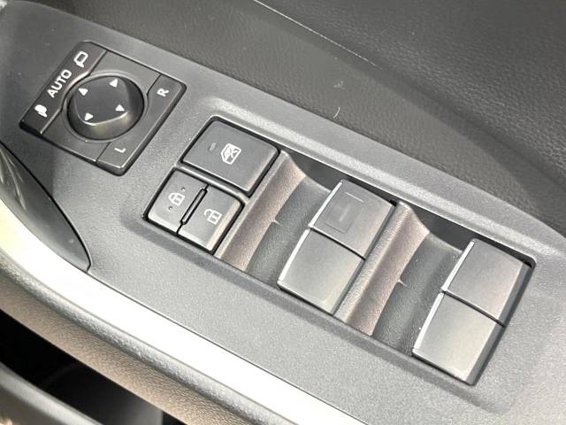 UZ0047775279_45_001.jpg