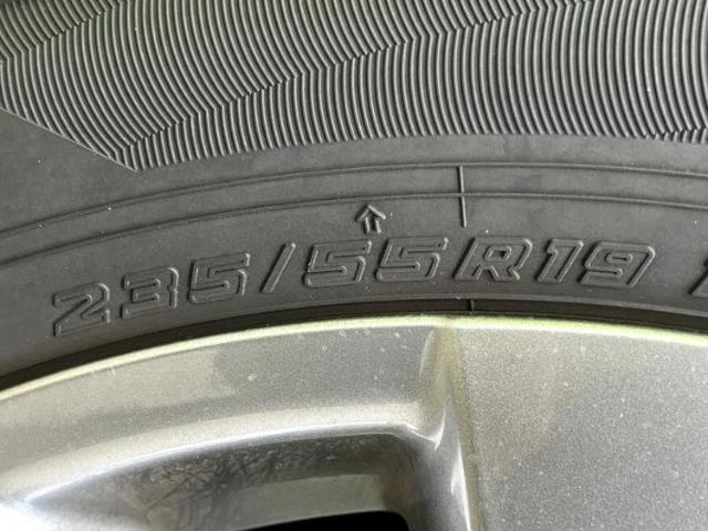UZ0048328983_70_001.jpg
