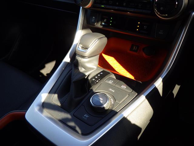 UZ0047948577_13_002.jpg