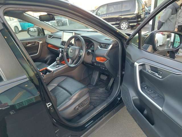 UZ0047654427_31_001.jpg