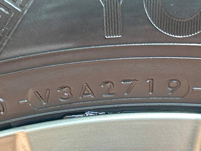 UZ0048498532_35_001.jpg