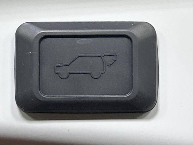 UZ0048498532_6_001.jpg