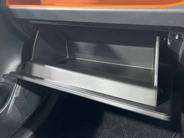 UZ0048071640_47_001.jpg