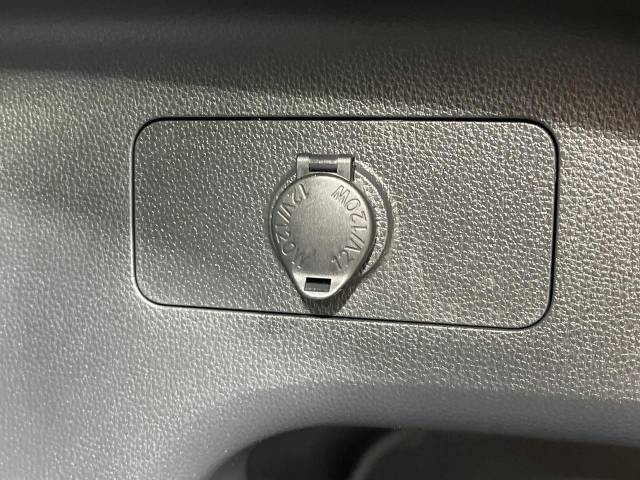 UZ0048071640_57_001.jpg