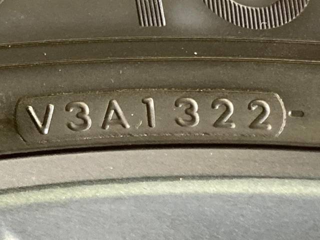 UZ0048124043_35_001.jpg