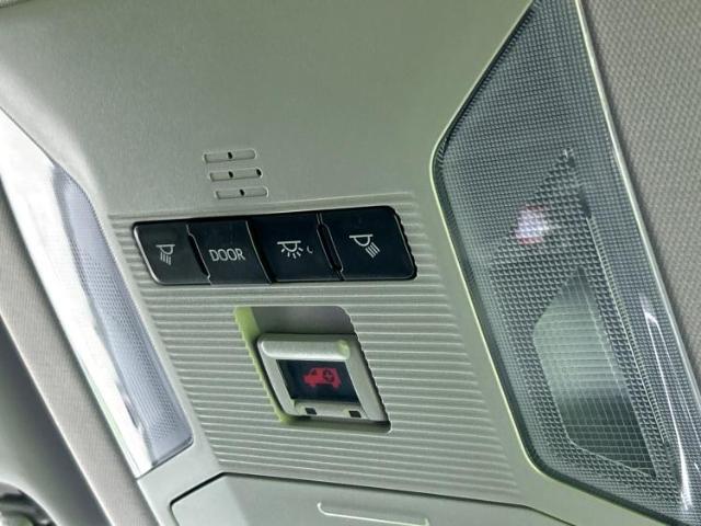 UZ0047870459_57_001.jpg