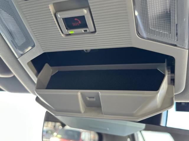 UZ0047842477_44_001.jpg