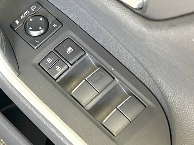 UZ0047984315_46_001.jpg