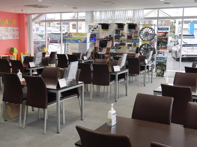UZ0048473847_88_001.jpg