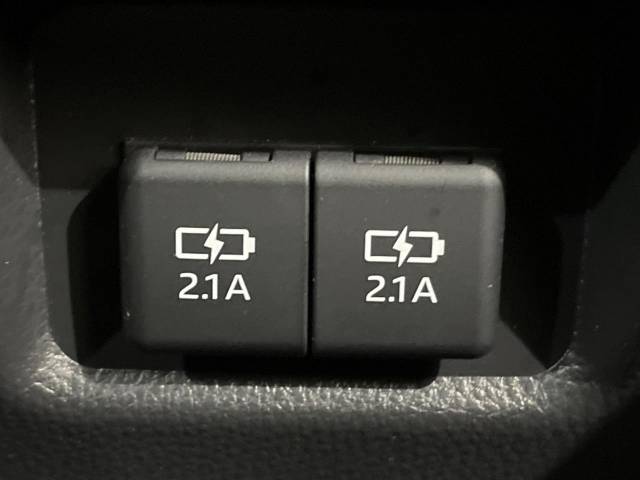 UZ0048251259_40_001.jpg