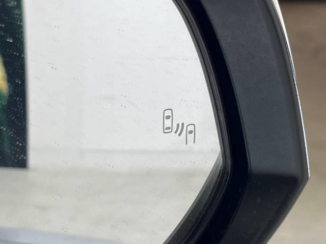 UZ0048097317_64_001.jpg