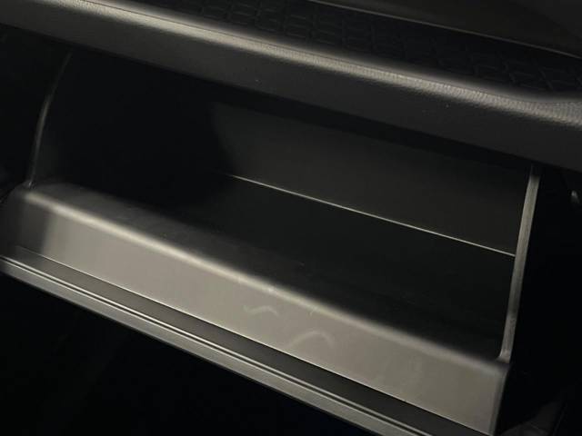 UZ0048265131_33_001.jpg