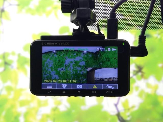 UZ0048096953_47_001.jpg