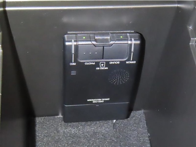 U00048294932_8_001.jpg