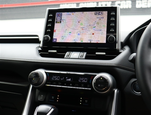 UJ0048229389_10_002.jpg