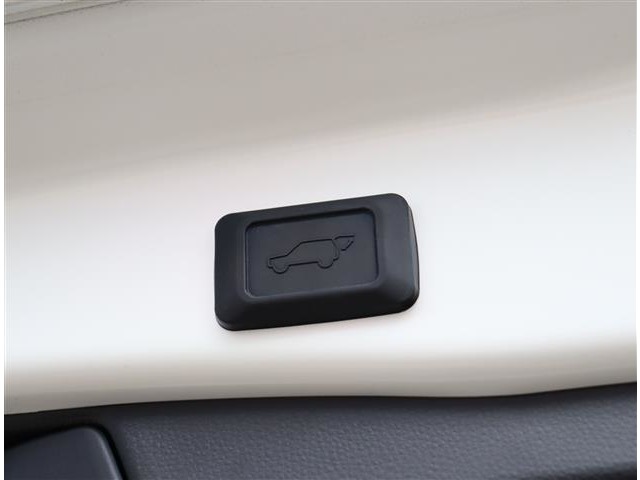 UJ0048229389_59_001.jpg