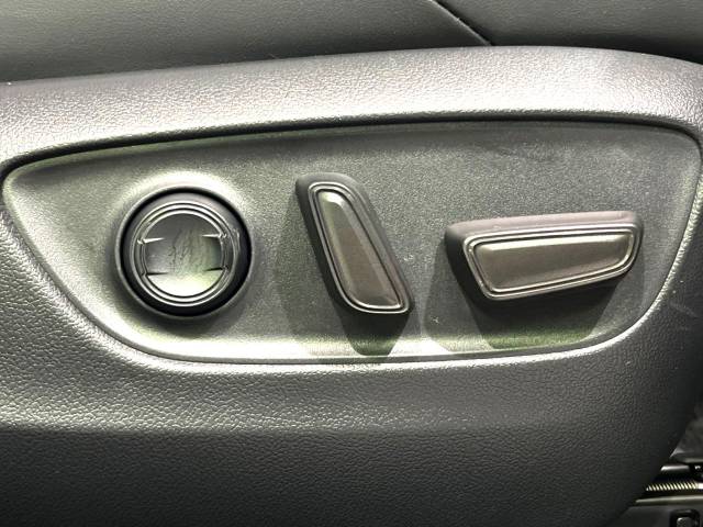 UZ0048527091_39_001.jpg
