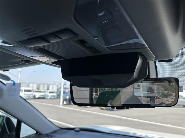 UZ0048506176_30_001.jpg