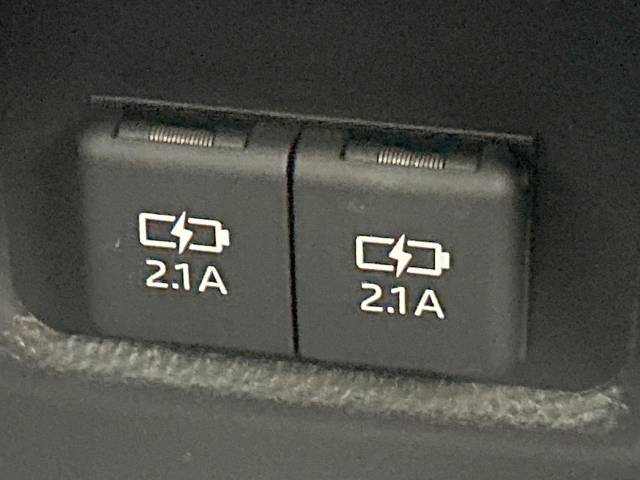 UZ0048337242_56_001.jpg