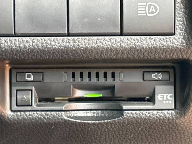 UZ0048545942_47_001.jpg