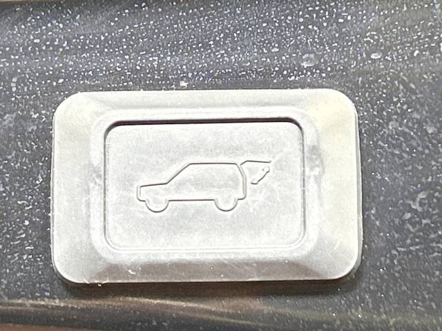 UZ0048545942_7_001.jpg