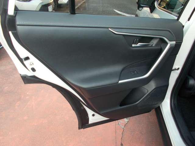 U00046850819_76_001.jpg
