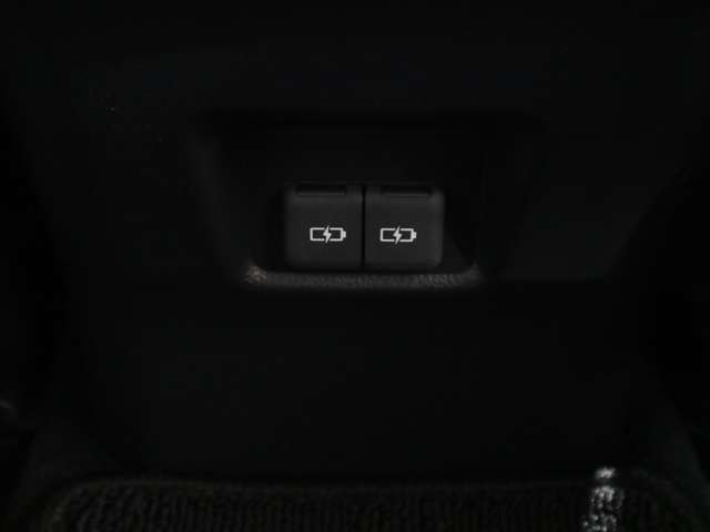 UZ0048371692_53_001.jpg