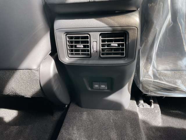 U00048227191_40_001.jpg