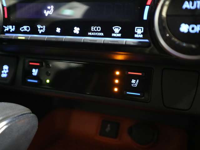 UZ0048206703_43_001.jpg