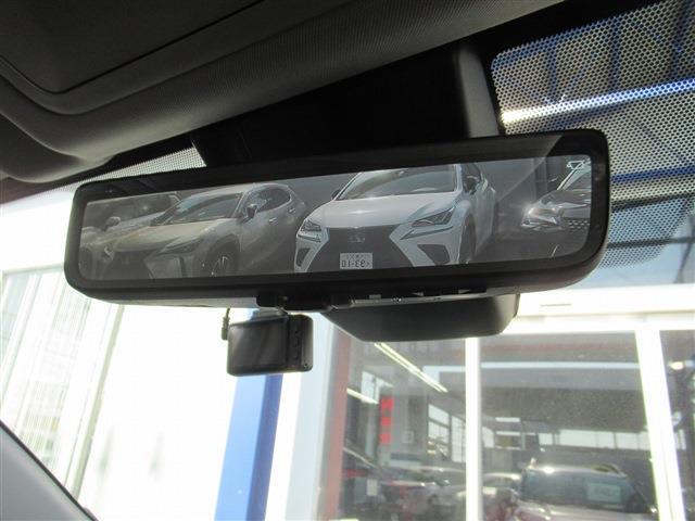 UJ0048149040_38_001.jpg