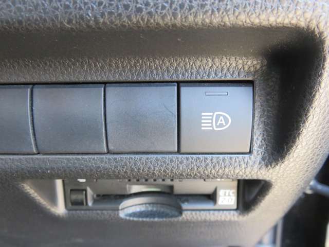 UJ0048339788_44_002.jpg