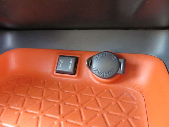 UJ0048339788_47_002.jpg