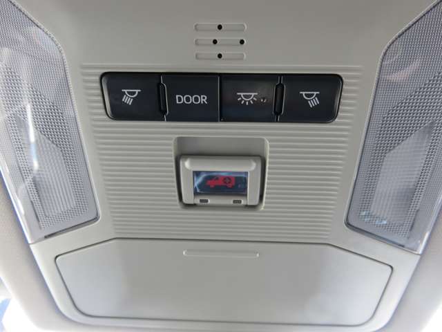 UJ0048339788_49_002.jpg